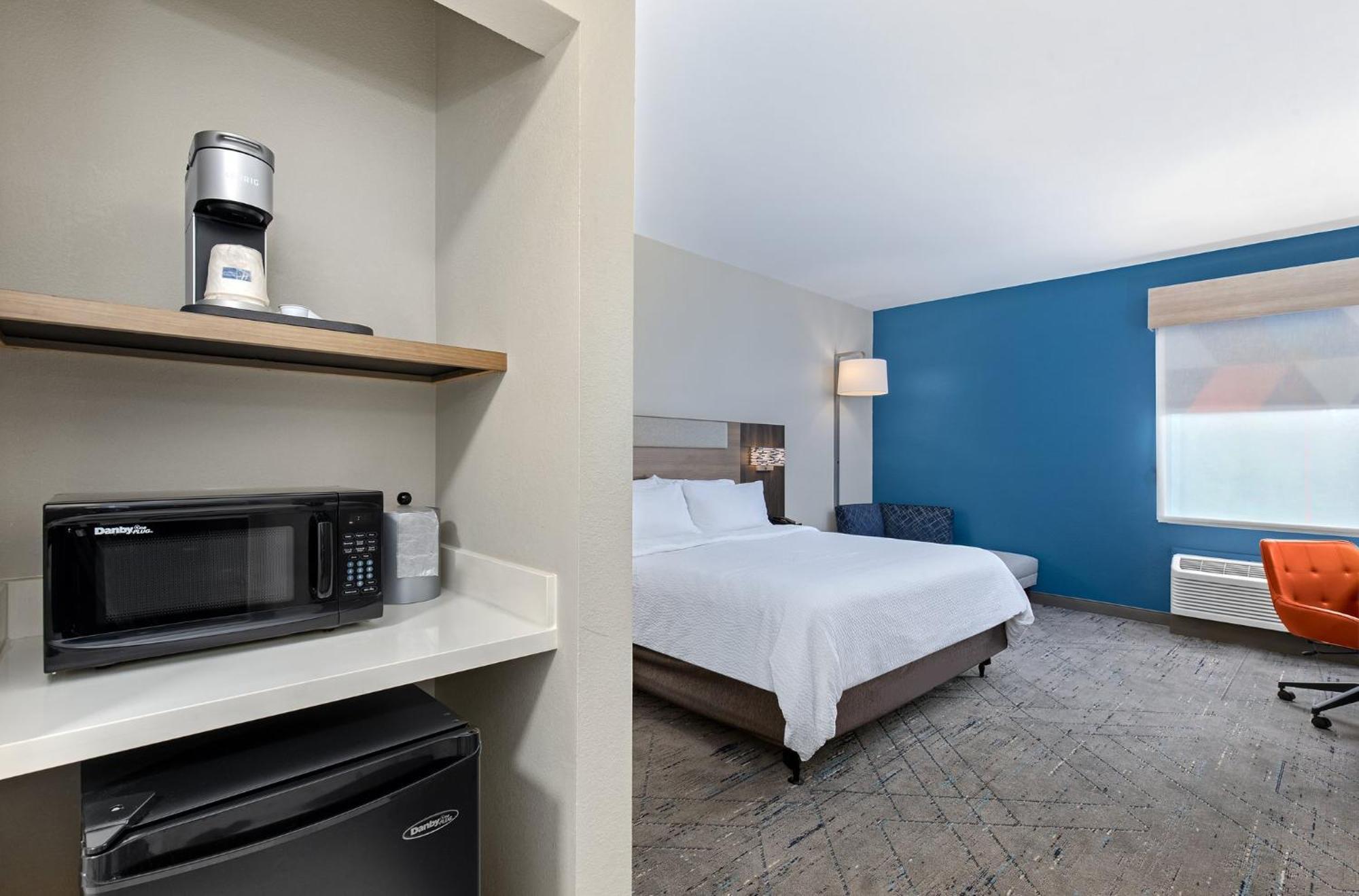 Holiday Inn Express Hurricane Mills Waverly By Ihg Екстериор снимка