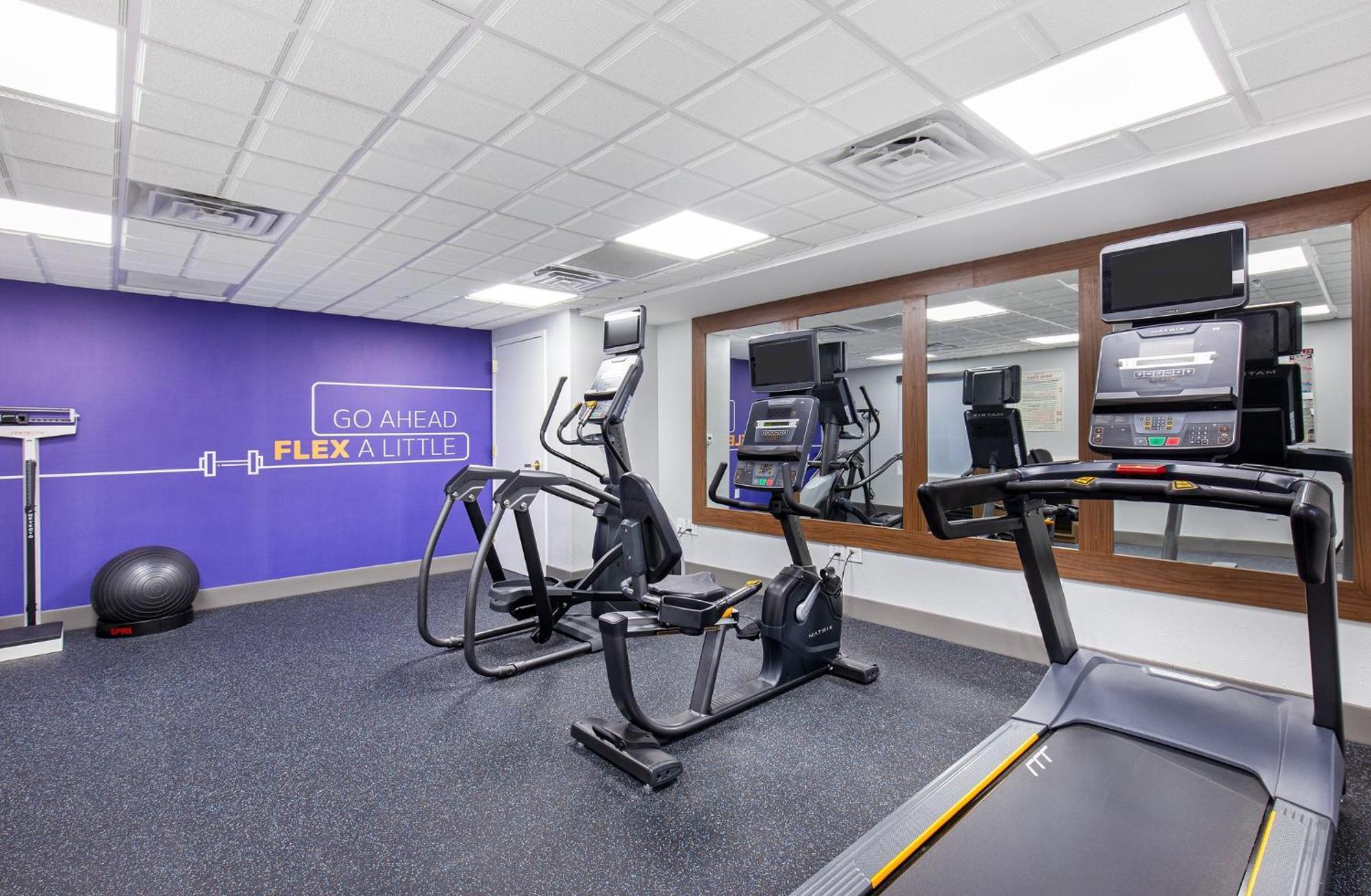 Holiday Inn Express Hurricane Mills Waverly By Ihg Екстериор снимка