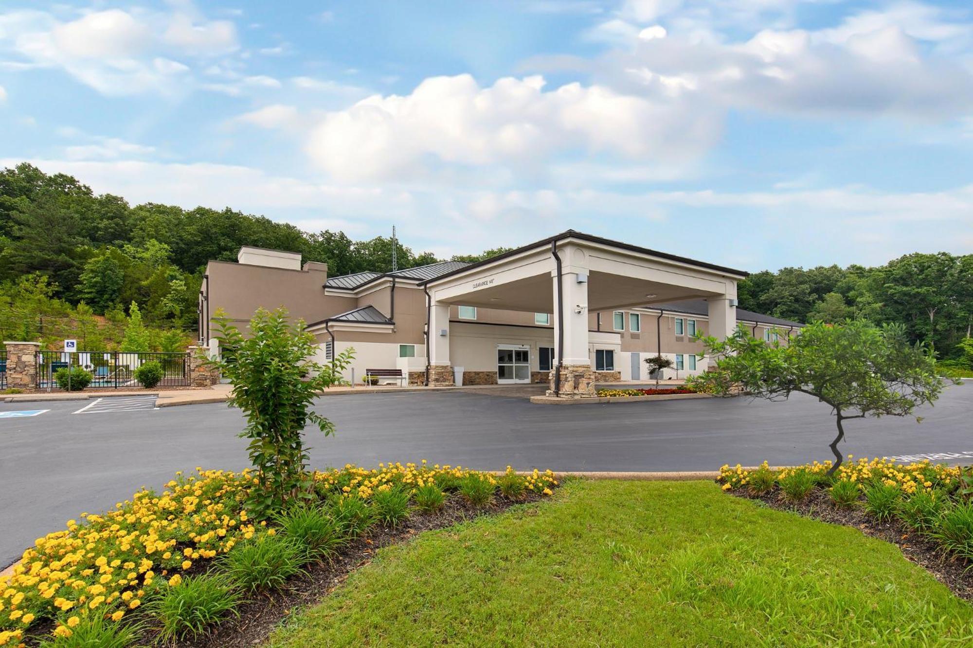 Holiday Inn Express Hurricane Mills Waverly By Ihg Екстериор снимка