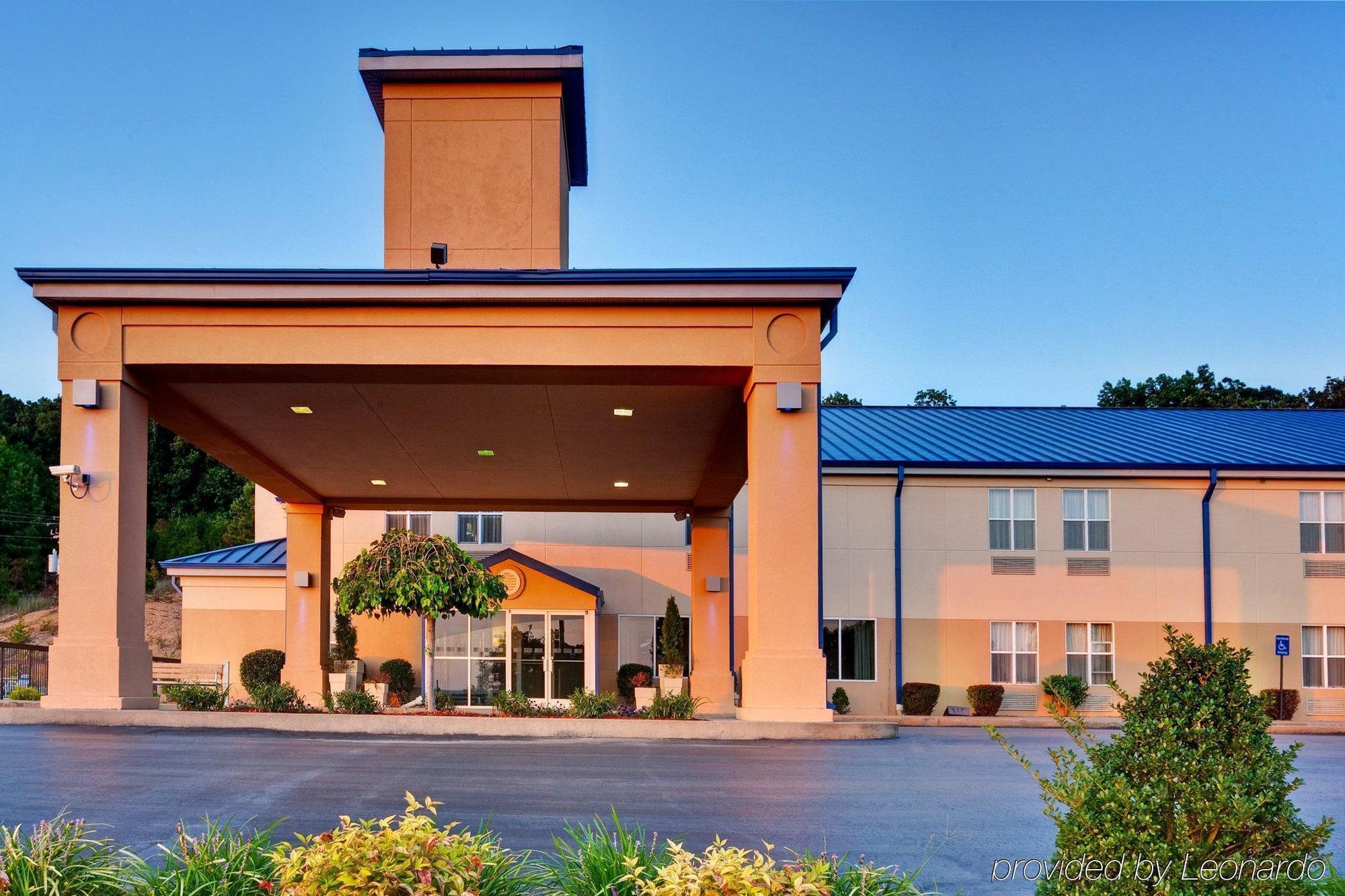 Holiday Inn Express Hurricane Mills Waverly By Ihg Екстериор снимка