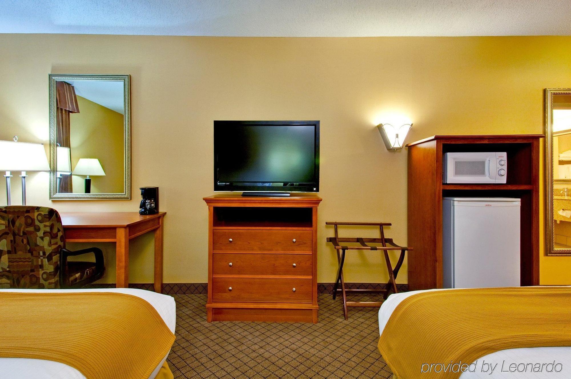 Holiday Inn Express Hurricane Mills Waverly By Ihg Стая снимка