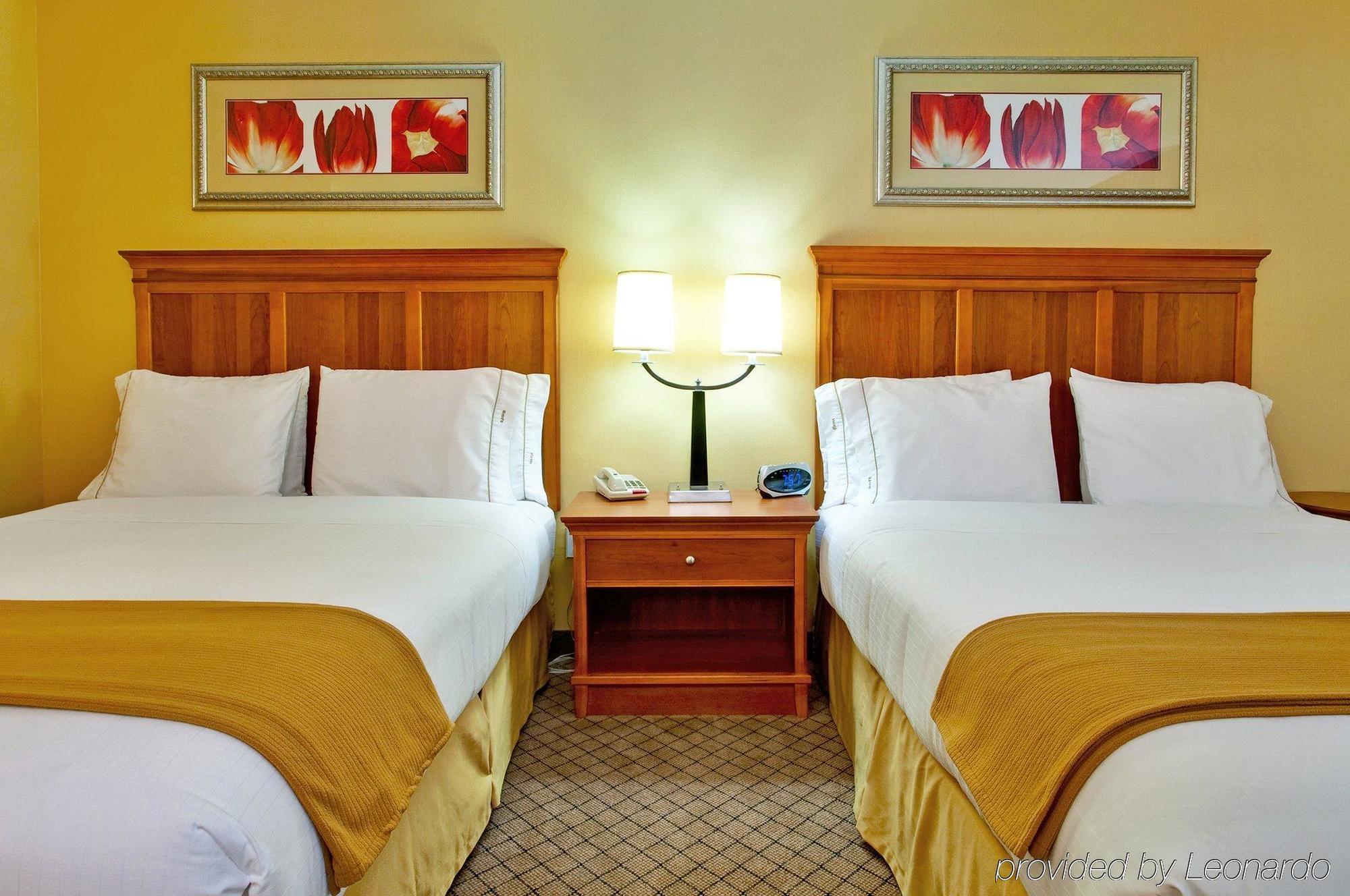 Holiday Inn Express Hurricane Mills Waverly By Ihg Екстериор снимка