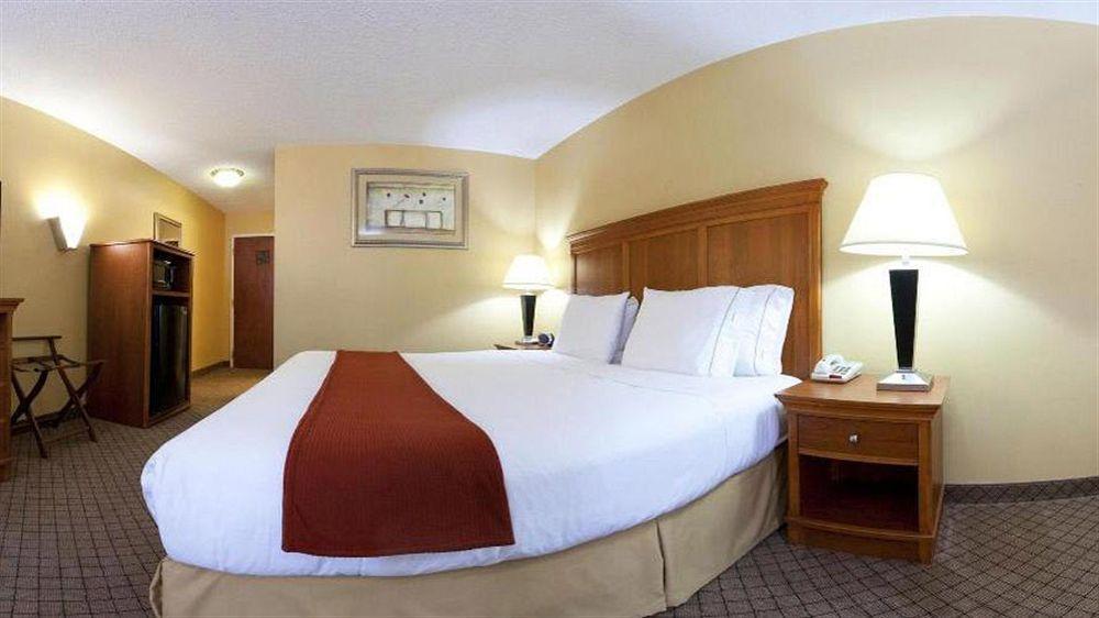 Holiday Inn Express Hurricane Mills Waverly By Ihg Екстериор снимка