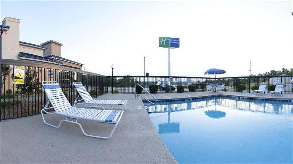Holiday Inn Express Hurricane Mills Waverly By Ihg Екстериор снимка