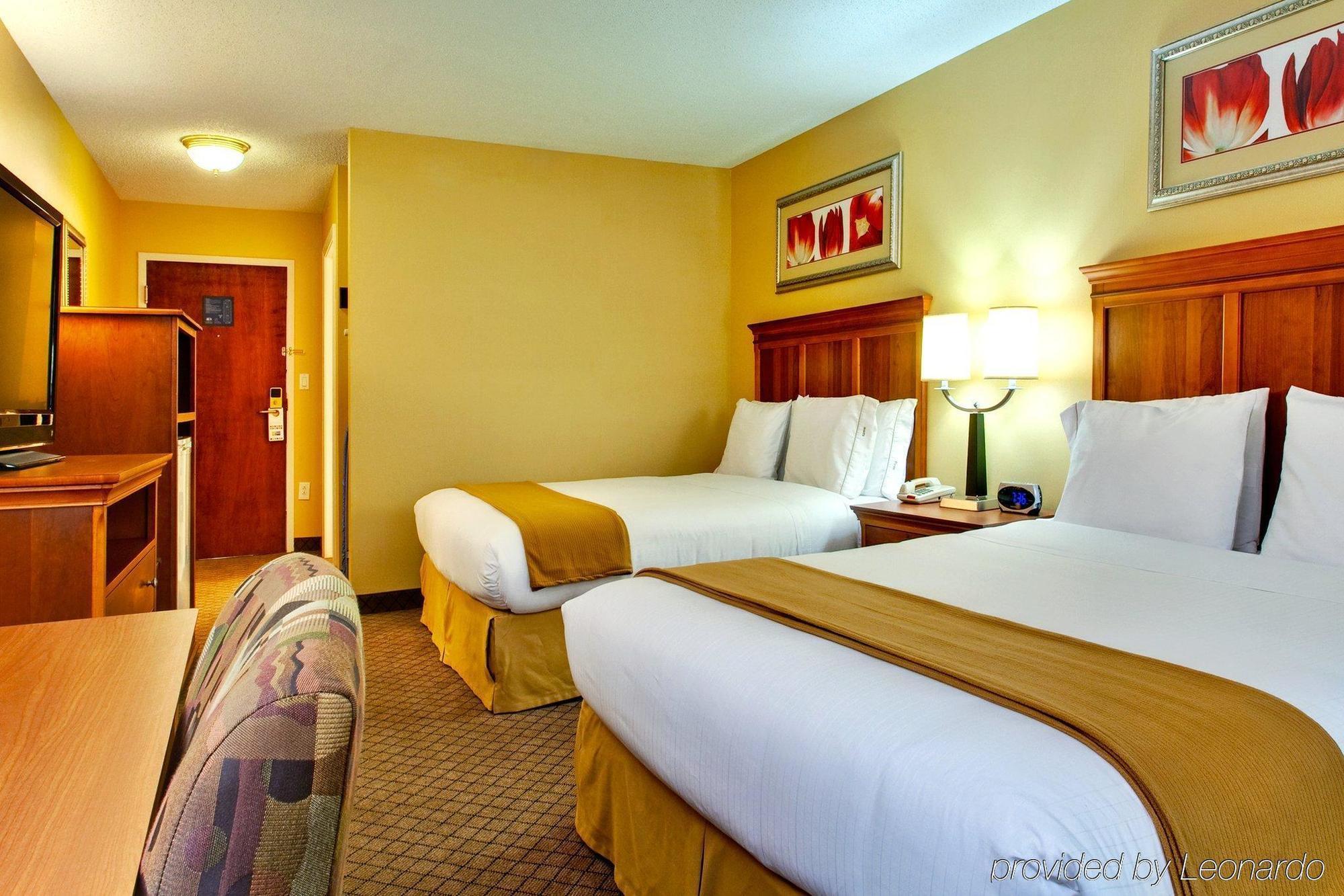 Holiday Inn Express Hurricane Mills Waverly By Ihg Стая снимка