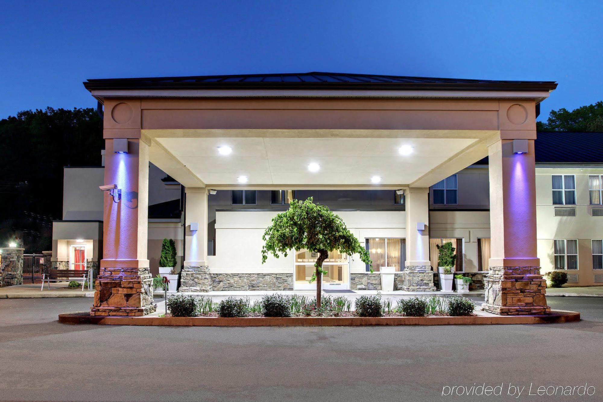 Holiday Inn Express Hurricane Mills Waverly By Ihg Екстериор снимка