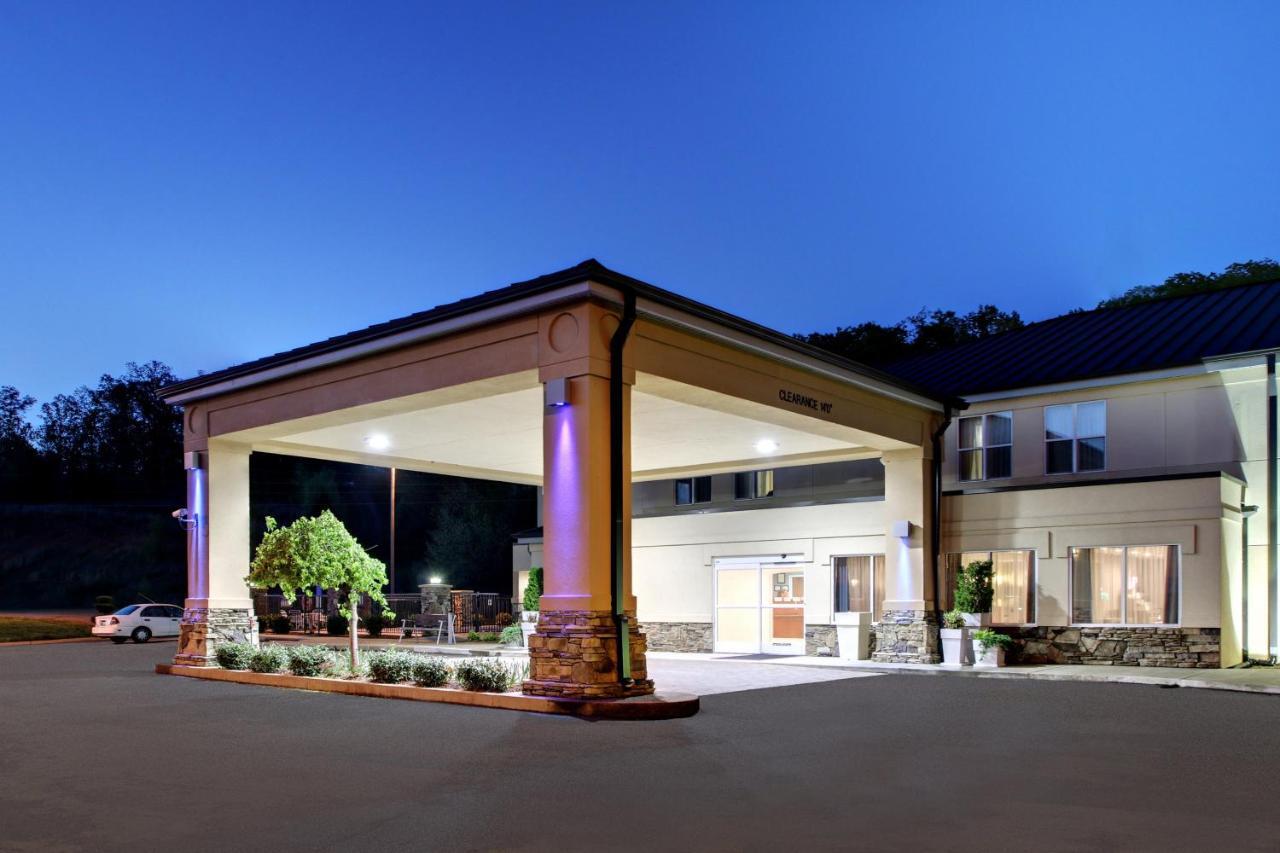Holiday Inn Express Hurricane Mills Waverly By Ihg Екстериор снимка